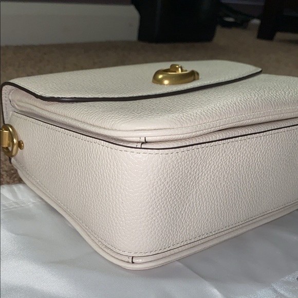 Coach Cassie 19 - Picture 8 of 14